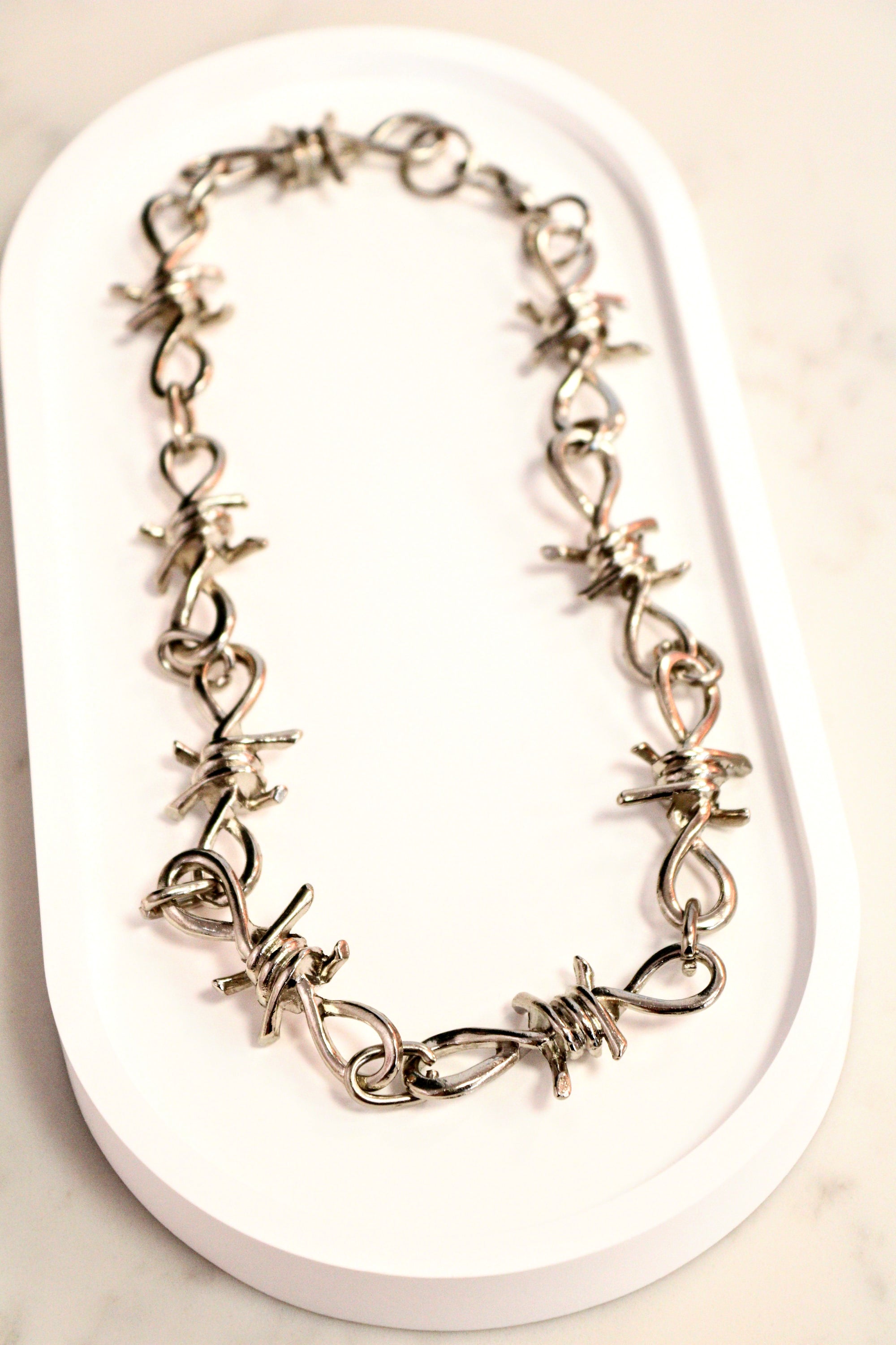 33. Unisex Barbwire Necklace