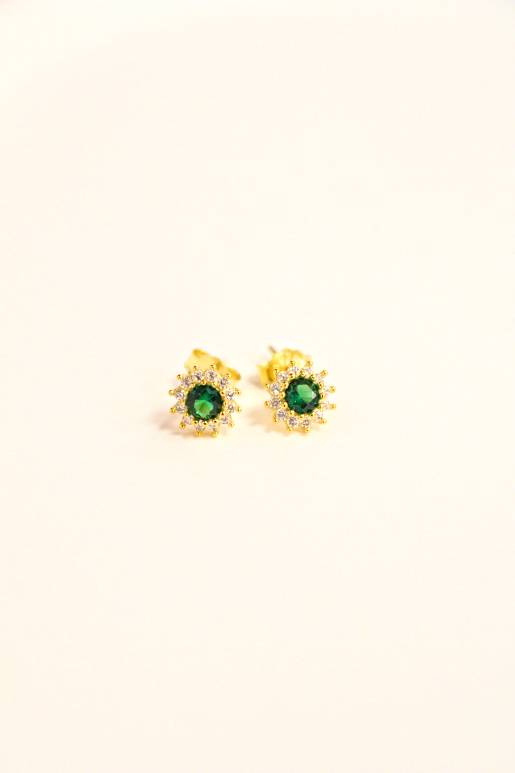 20. S925 sterling silver all-match mini coloured diamond piercing stud earrings