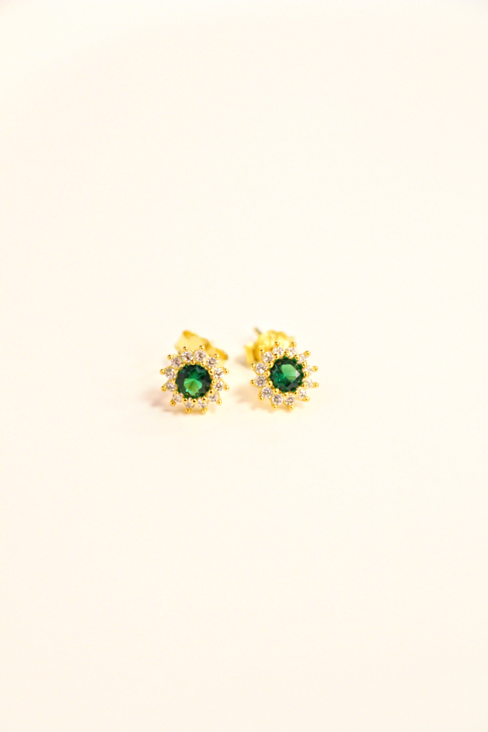 20. S925 sterling silver all-match mini coloured diamond piercing stud earrings